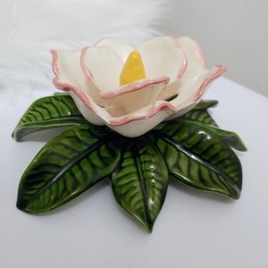 Jamar Mallory porcelain Magnolia 8" Diameter